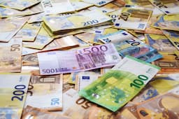 الدخل السلبي: مفتاح الحرية المالية في عصر التحولات الرقمية